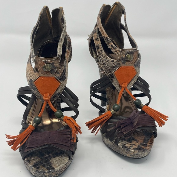 Women’s size 8.5 snake patterned heels w orange tassel accent by Chinese laundry - Picture 5 of 5